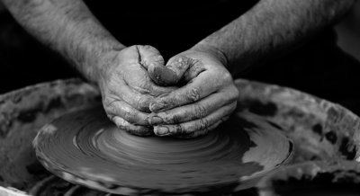 Clay with Antioxidants for Lasting Body Scrubs
